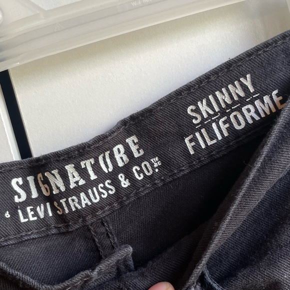 Levi’s Skinny Jeans - Picture 3 of 6